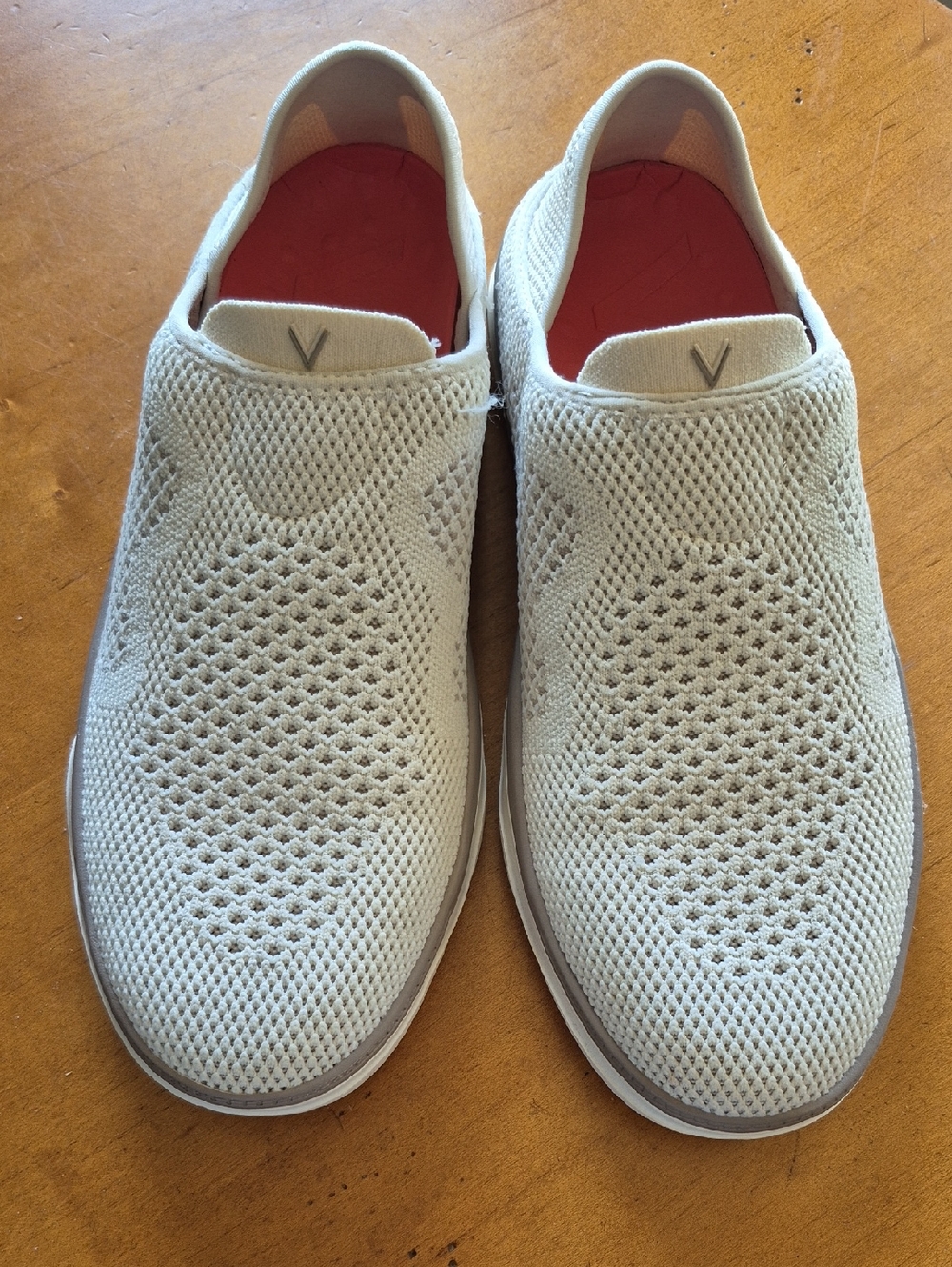Vionic Sage RX Women’s Recovery Slip-On Knit Sneakers - Cream. Size 7.5. Clean!
